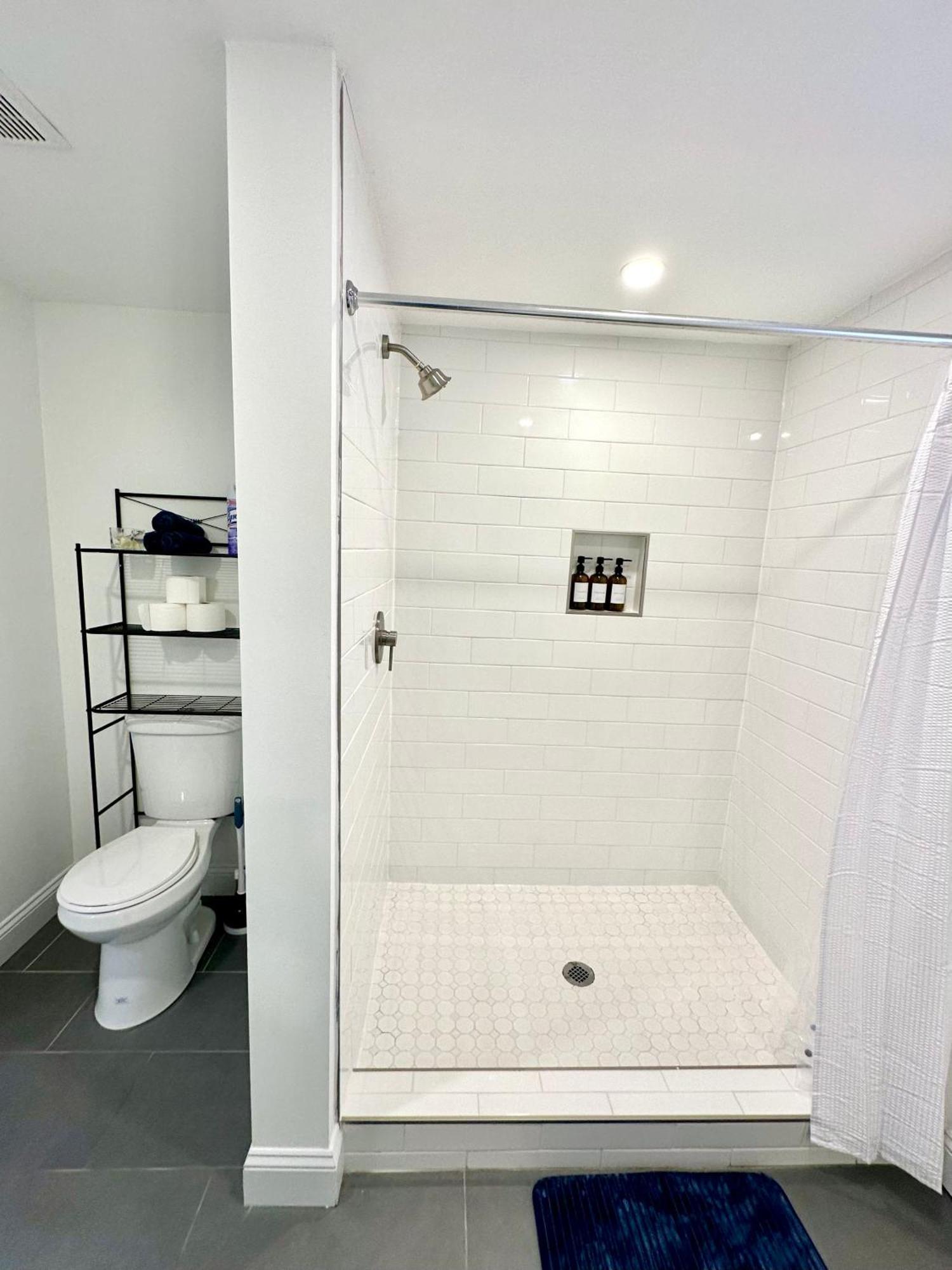 Апартаменты Stylish 1 Bed - 5 Min Walk To Metro, Free Parking! Вашингтон Экстерьер фото