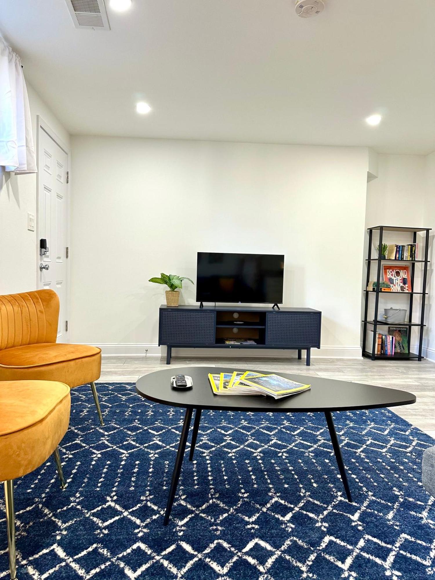 Апартаменты Stylish 1 Bed - 5 Min Walk To Metro, Free Parking! Вашингтон Экстерьер фото