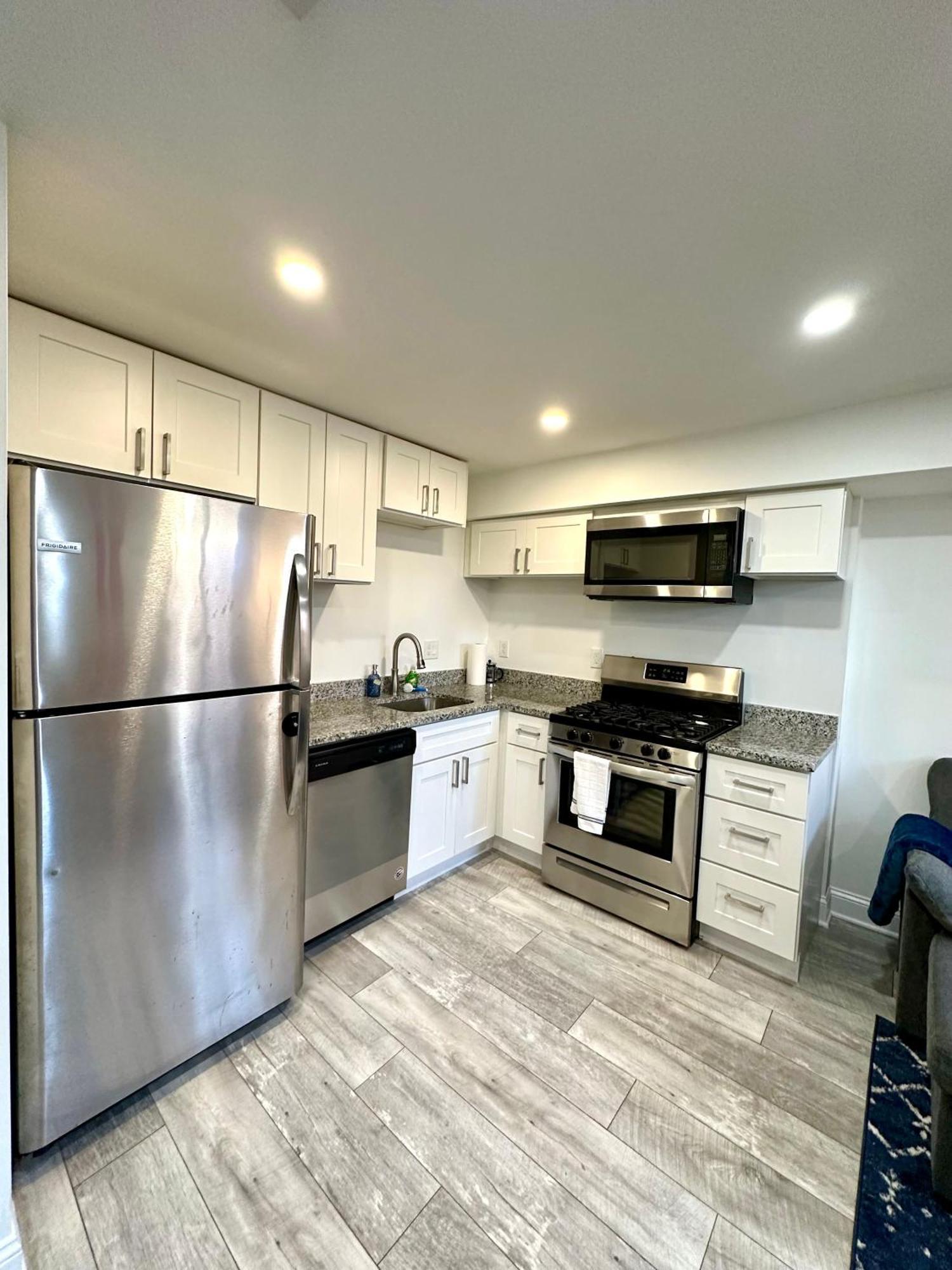 Апартаменты Stylish 1 Bed - 5 Min Walk To Metro, Free Parking! Вашингтон Экстерьер фото